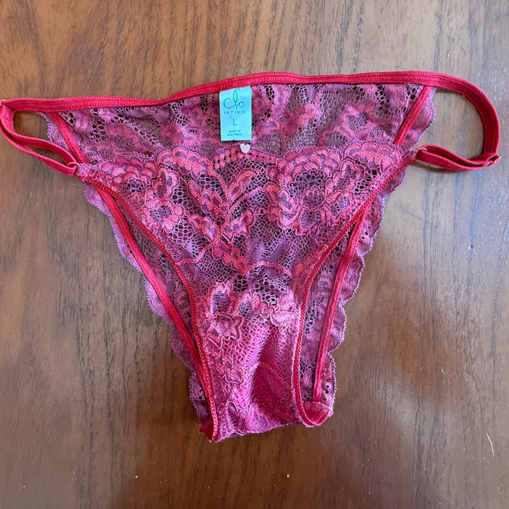 CLO Intimo Lace thong in Deep Pink